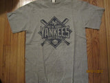 New York Yankees Older Style Logo T Shirt Medium